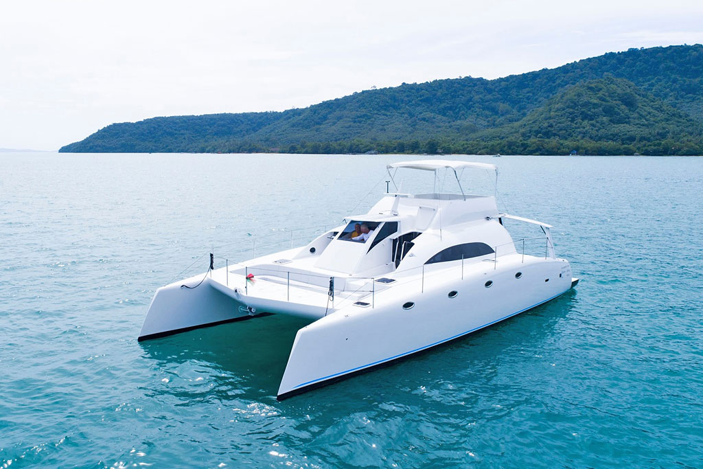 47 foot power catamaran