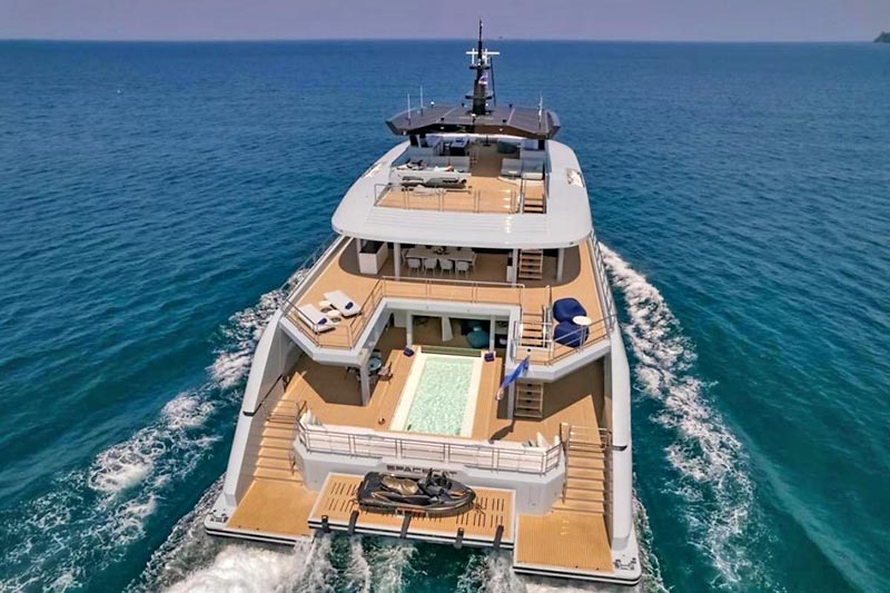 118 ft. SpaceCat Power Catamaran